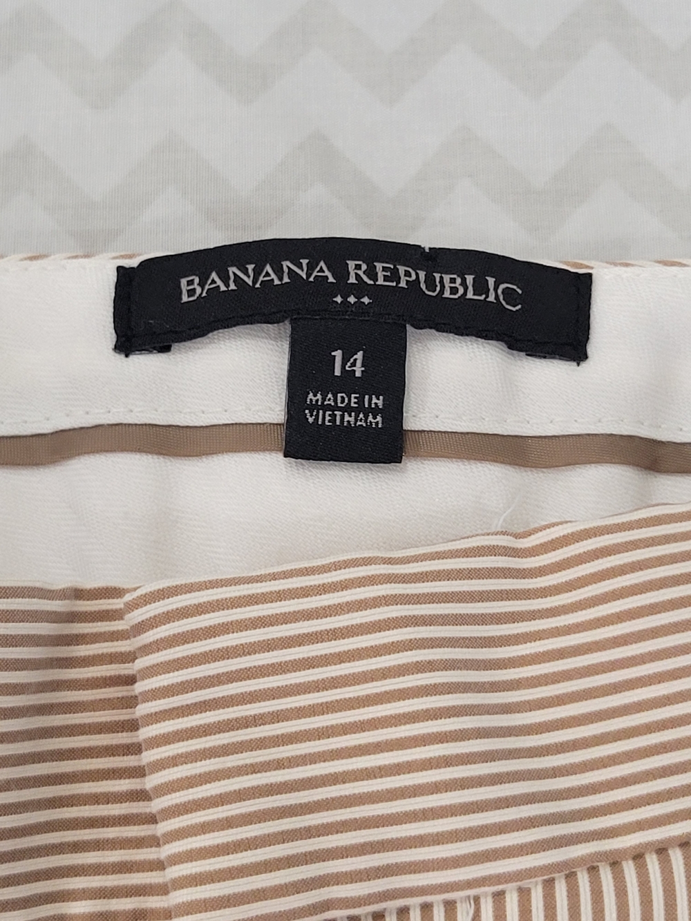 Banana Republic Neutral Pinstripe Bermuda Shorts Size 14 - Picture 2 of 11